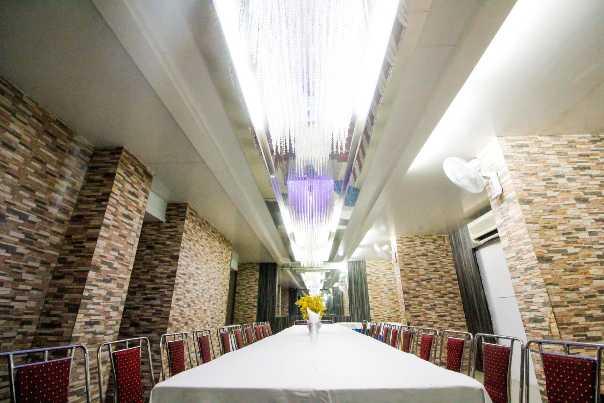 Hotel Rishi Regency Jabalpur Exteriör bild