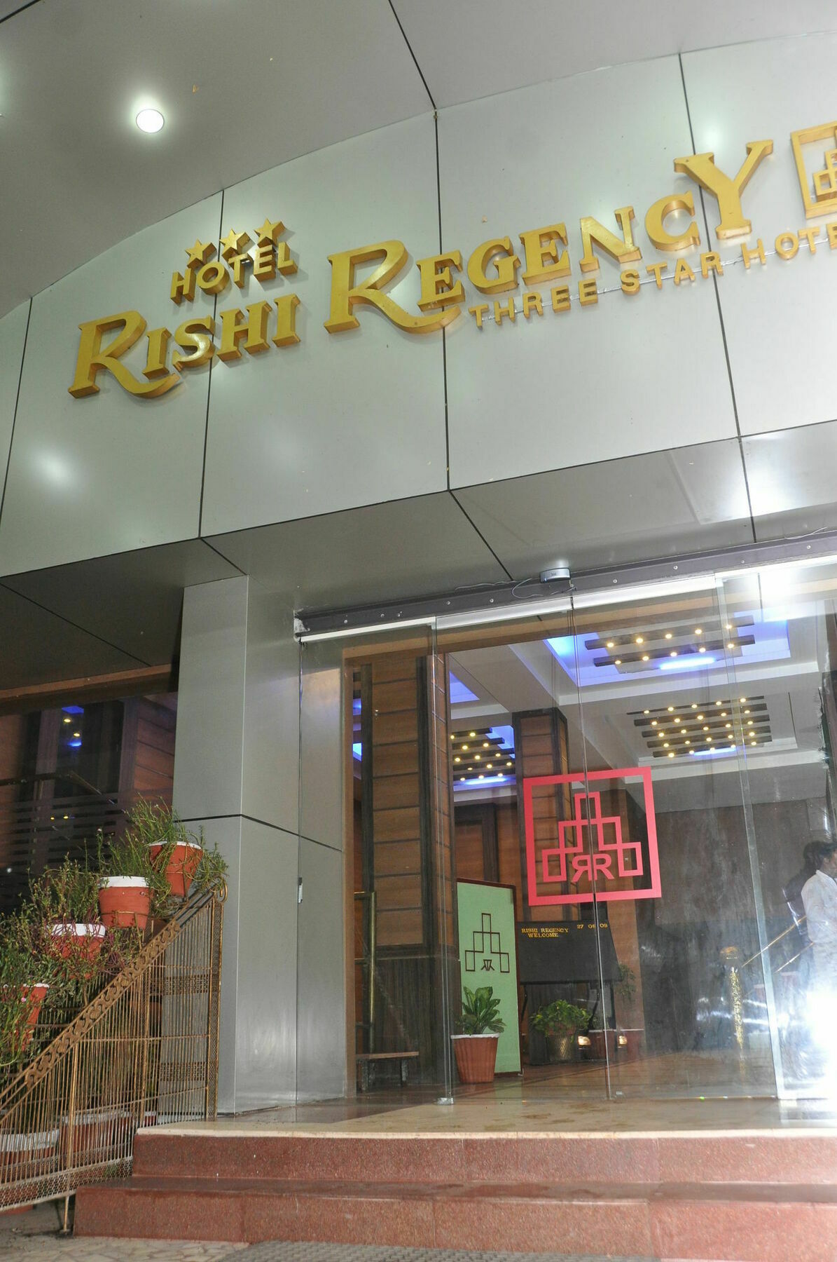 Hotel Rishi Regency Jabalpur Exteriör bild