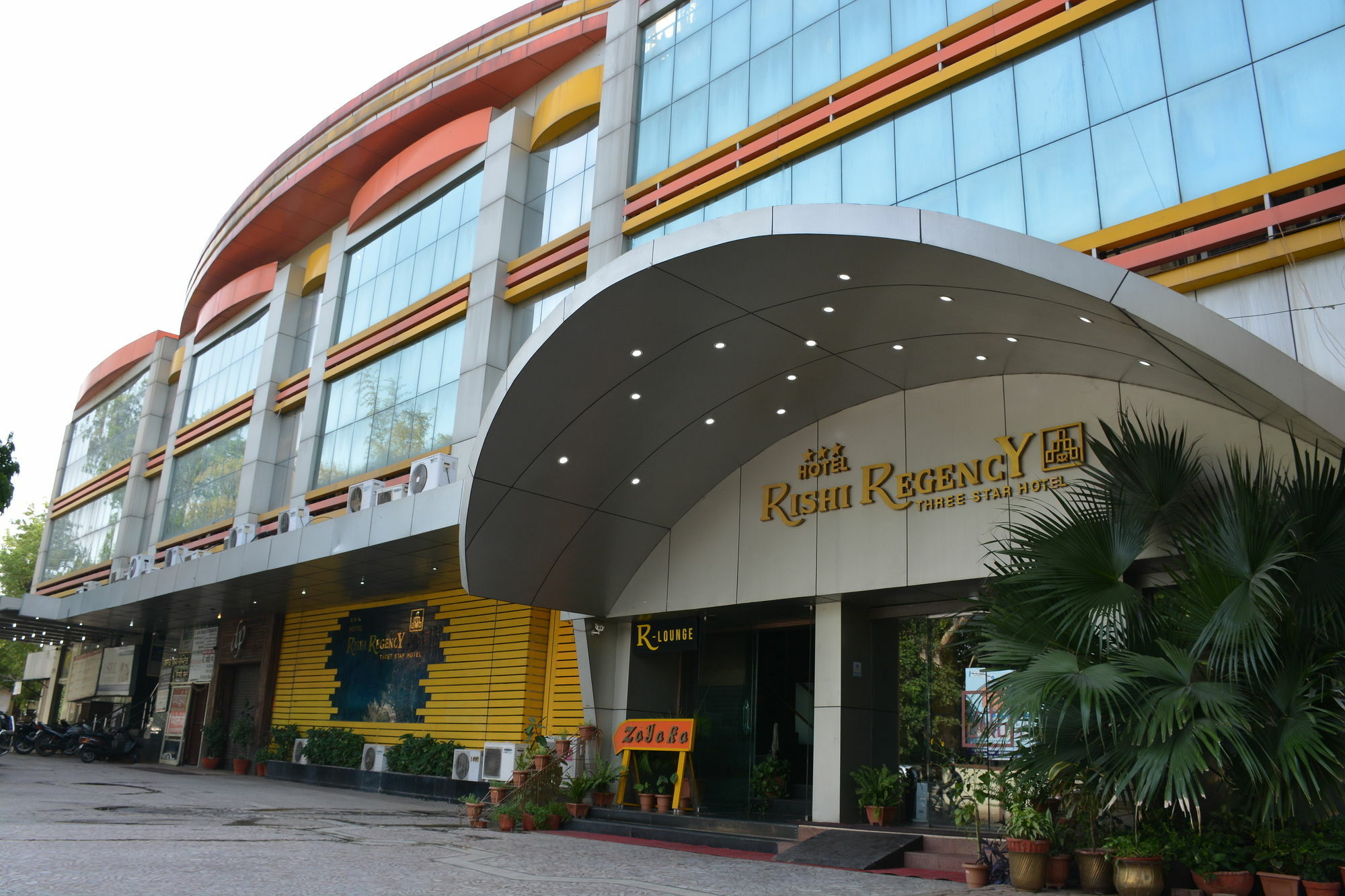 Hotel Rishi Regency Jabalpur Exteriör bild