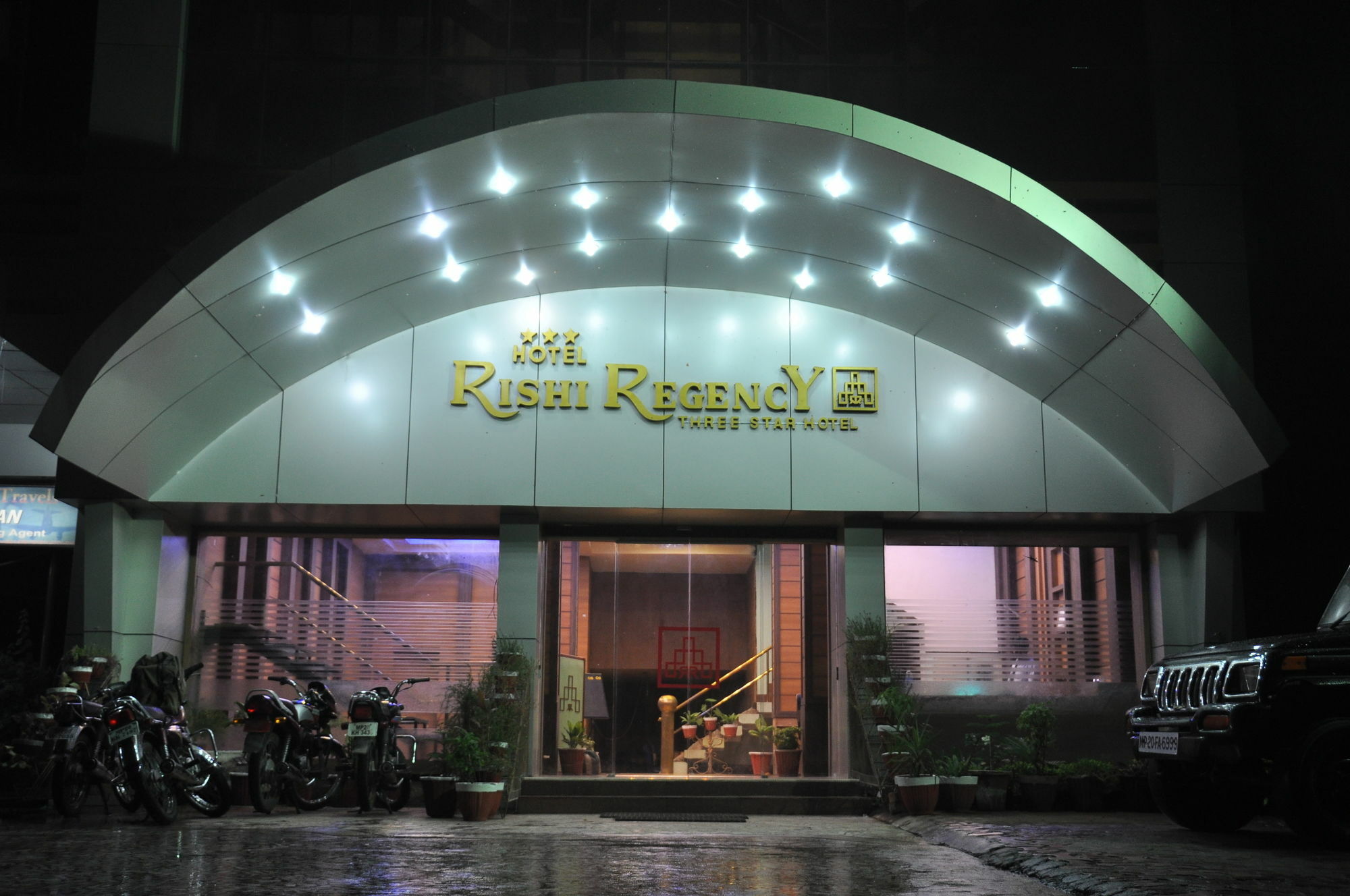 Hotel Rishi Regency Jabalpur Exteriör bild